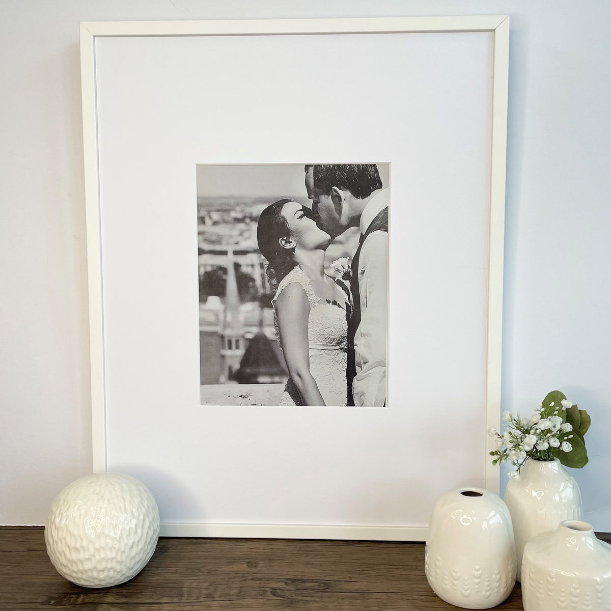 Oversized Mount Wooden 20x16 White Frame For 10x8 Signature Collecti