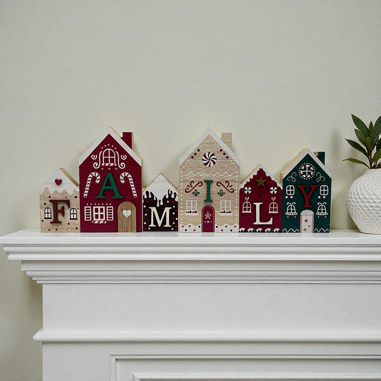 Christmas Family Sign | Wooden Gingerbread Houses