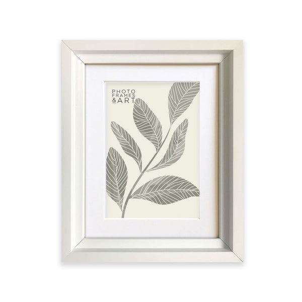 Everyday 9x7 Photo Frame With Mount | Hoxton White