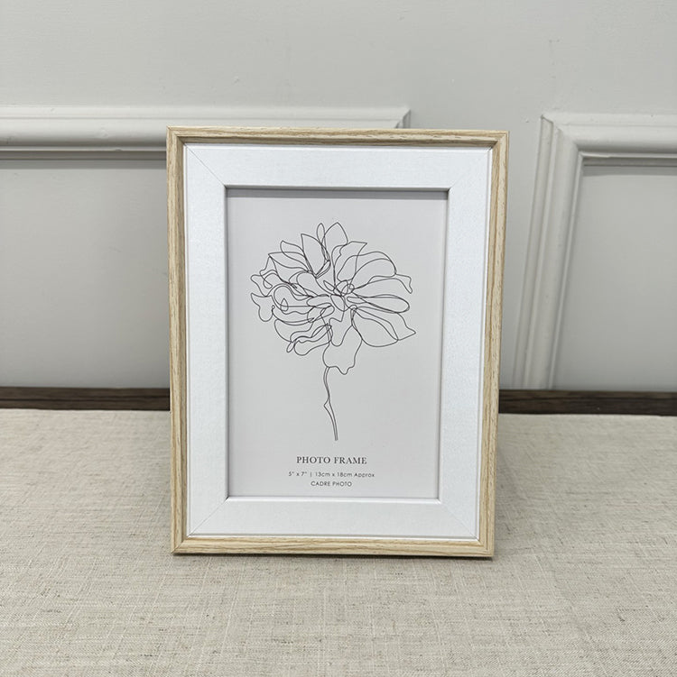 7x5" Photo Frame | Light Wood & White