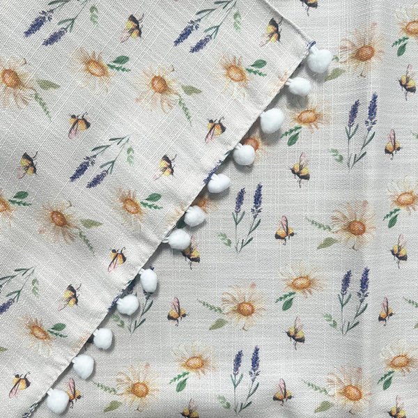 Spring Table Runner | Daisy