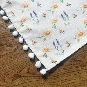 Spring Table Runner | Daisy