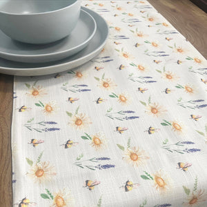 Spring Table Runner | Daisy