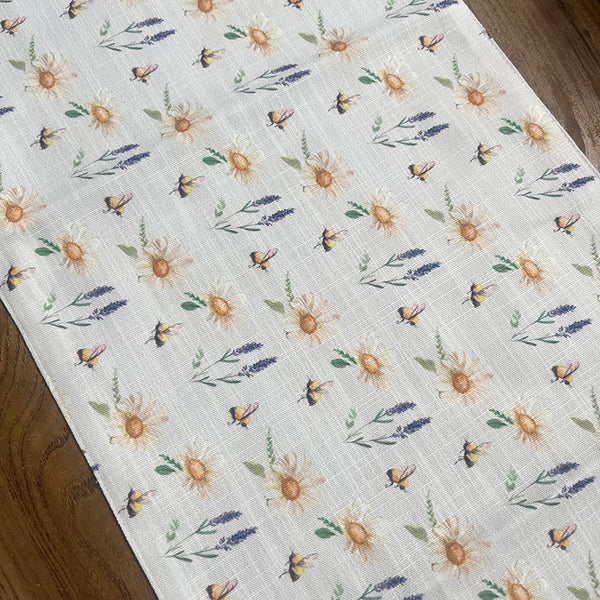 Spring Table Runner | Daisy