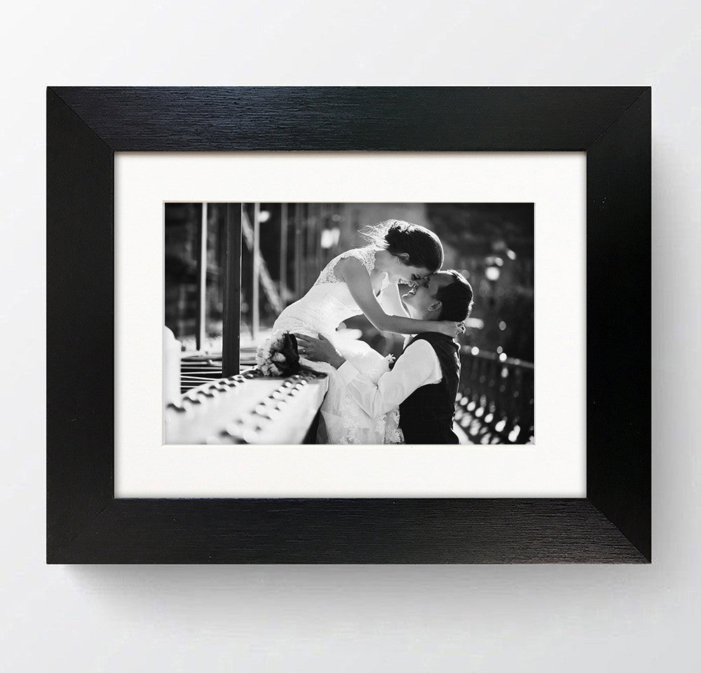 Milano Black Photo Frame 8x6" For 6x4" With Soft Cream Mount - photoframesandart