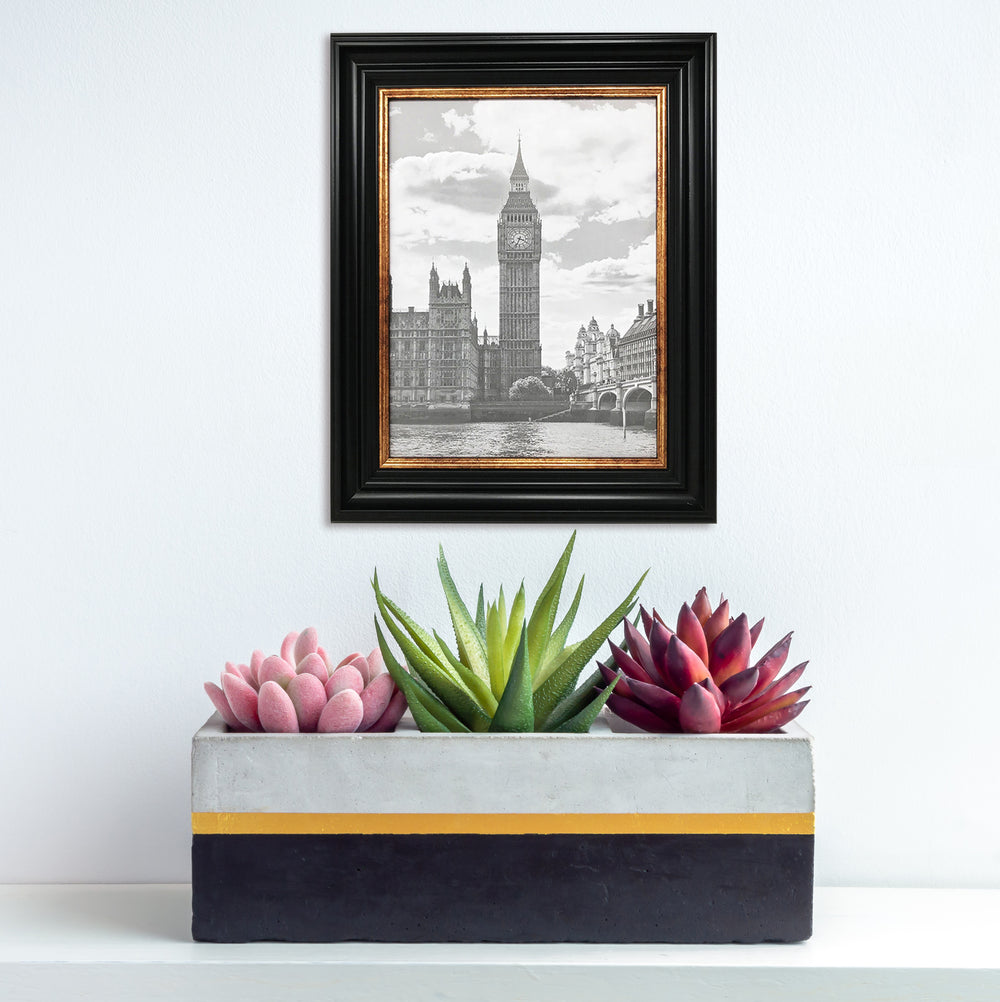 Vintage Black Shabby Chic Photo Frame - 10x8 - photoframesandart